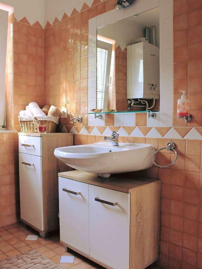 Apartman Ruza 2 Opric Екстериор снимка