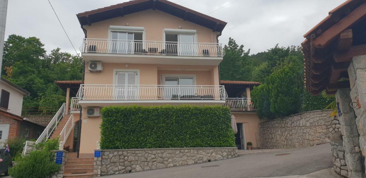 Apartman Ruza 2 Opric Екстериор снимка